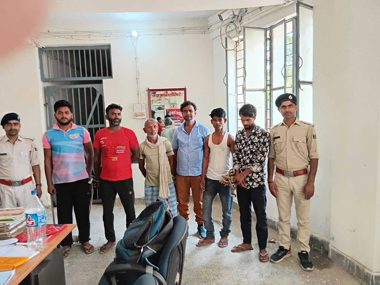 Motihari: 90 लीटर चुलाई शराब के साथ तीन गिरफ्तार
