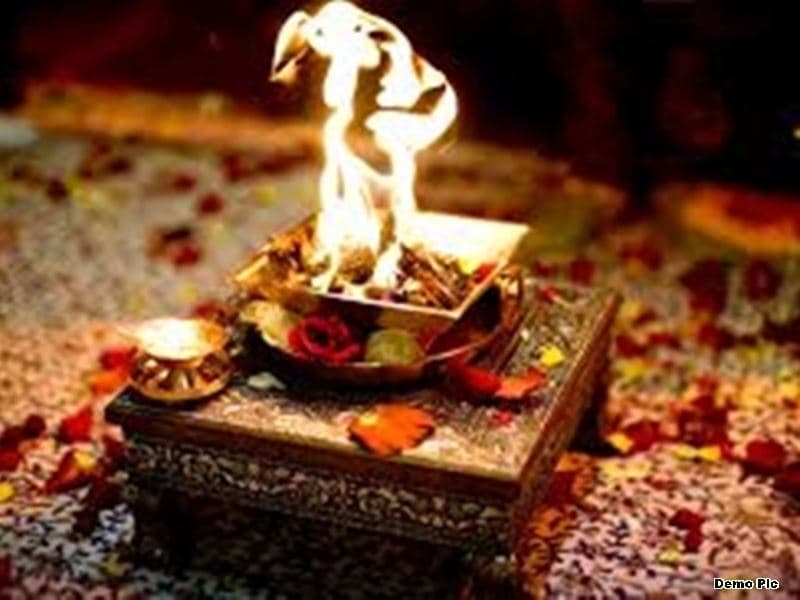 गायत्री शक्तिपीठ में हुई सामूहिक साधना, 3 करोड़ 51 लाख गायत्री मंत्रों का हुआ जाप