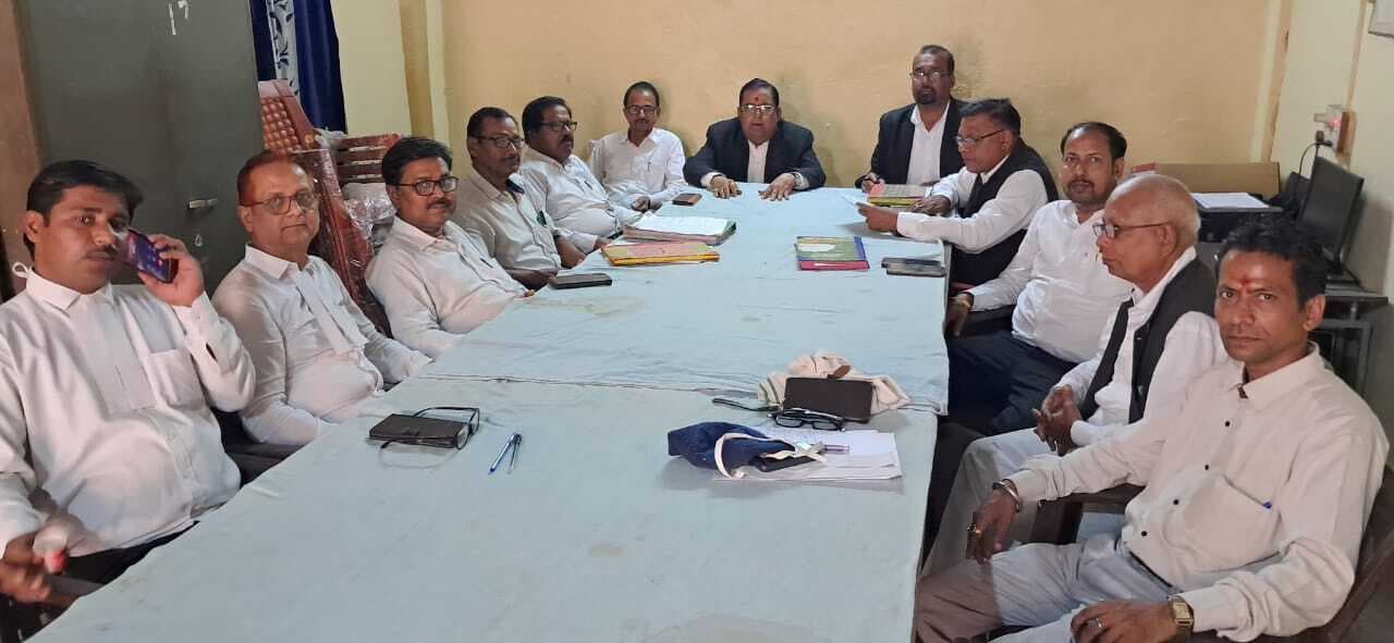 विधिक संघ की कार्यकारिणी की बैठक में लिये गये कई निर्णय