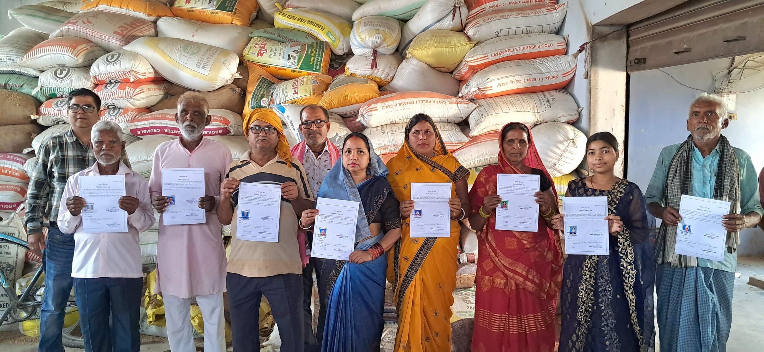 सरकारी दर से असंतुष्ट किसान, बाजार में बेच रहे गेहूं, माधोपुर पैक्स प्रबंधकारिणी समिति की हुई बैठक