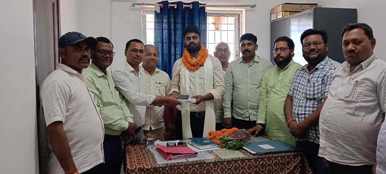 बीइओ का शिक्षक संघ ने किया सम्मानित