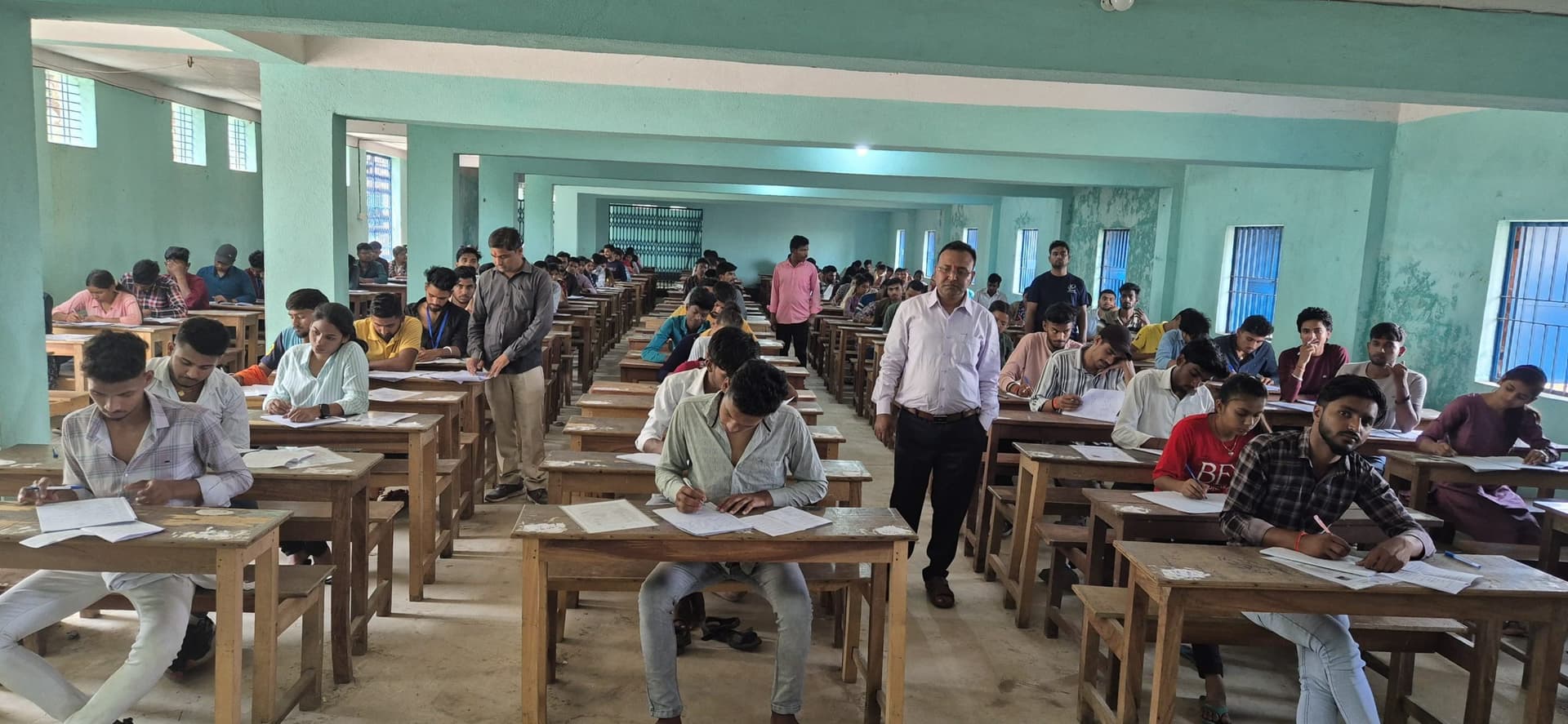 942 परीक्षार्थियों ने सेमेस्टर थ्री की परीक्षा दी