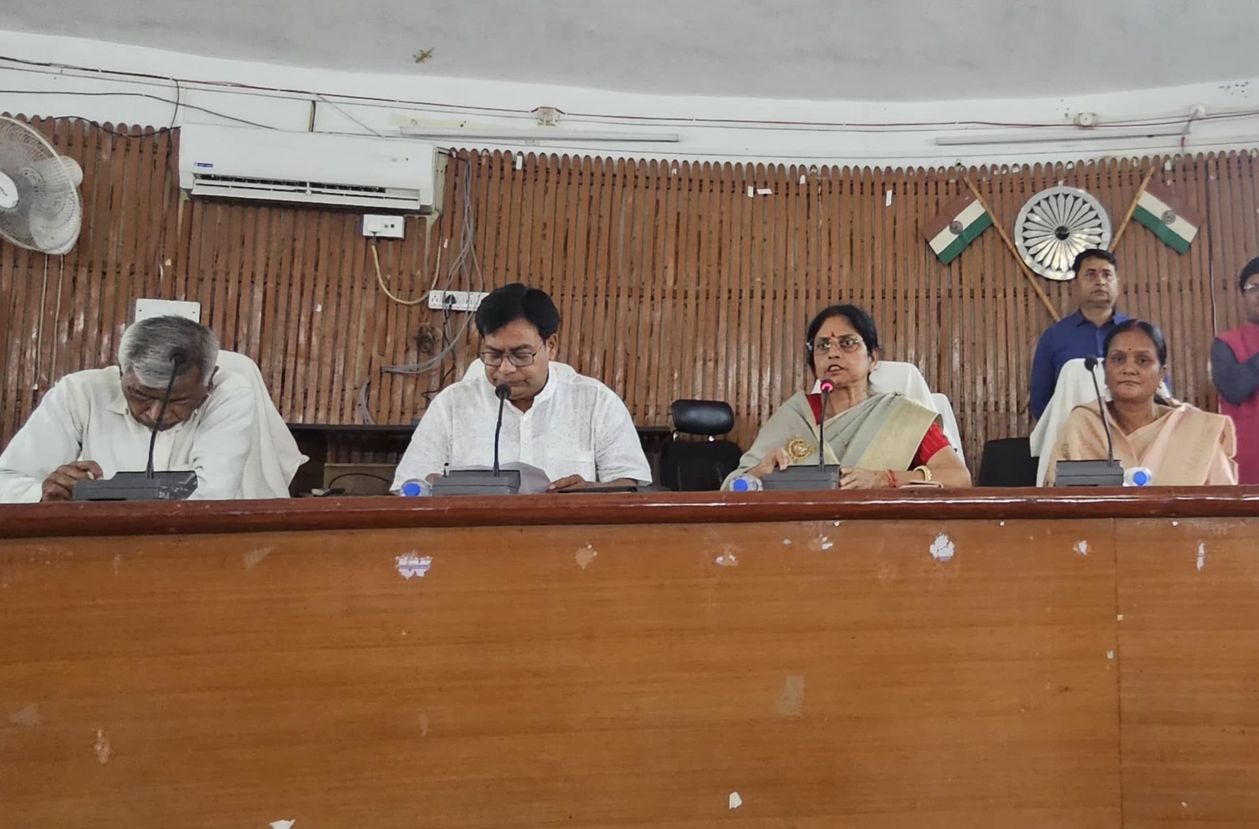 Motihari : जिप की सामान्य बैठक में 96.50 करोड़ का बजट पारित