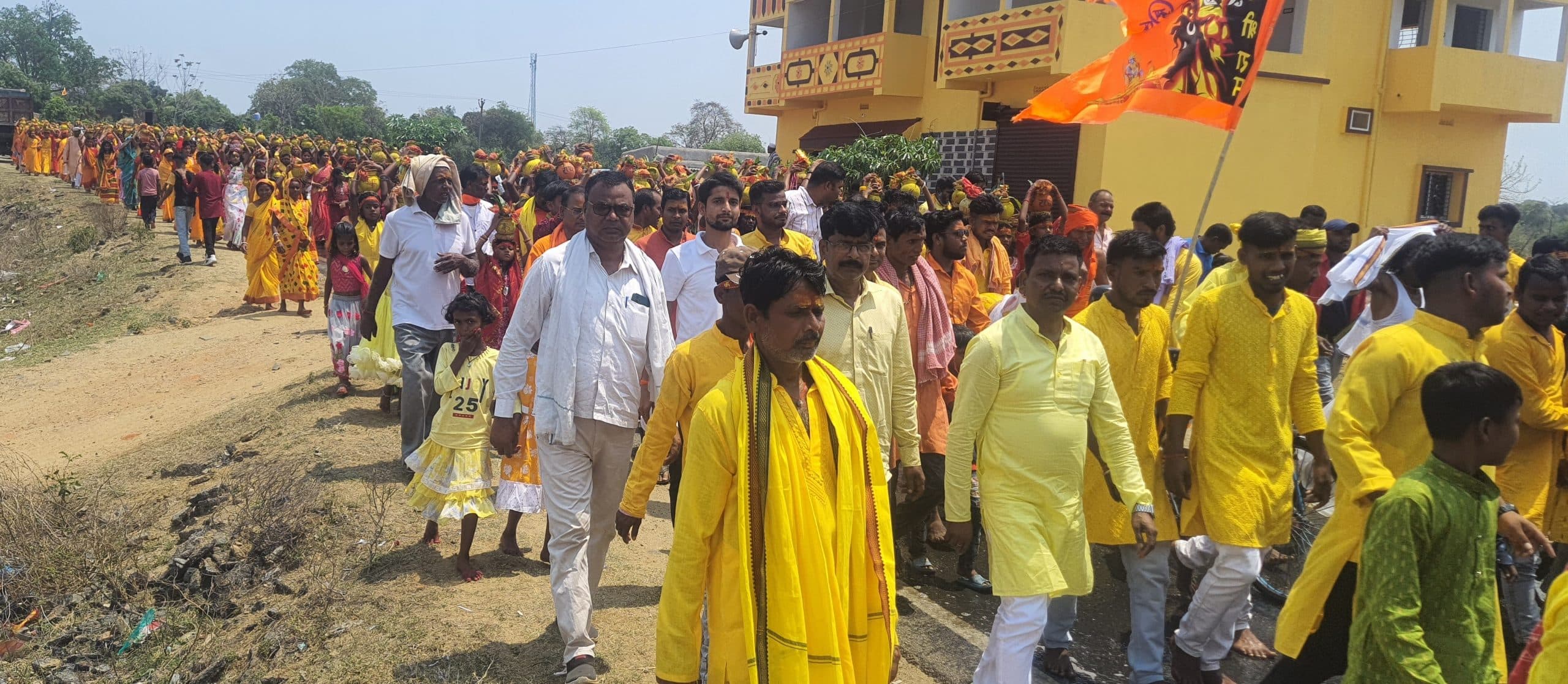 Bokaro News : कलश यात्रा के साथ पांच दिवसीय 108 कुंडीय महारुद्र महायज्ञ शुरू