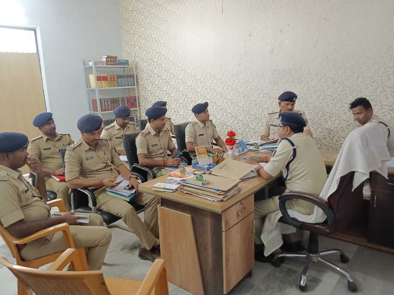 Madhubani News : डीएसपी ने समीक्षा बैठक में दिये कई निर्देश