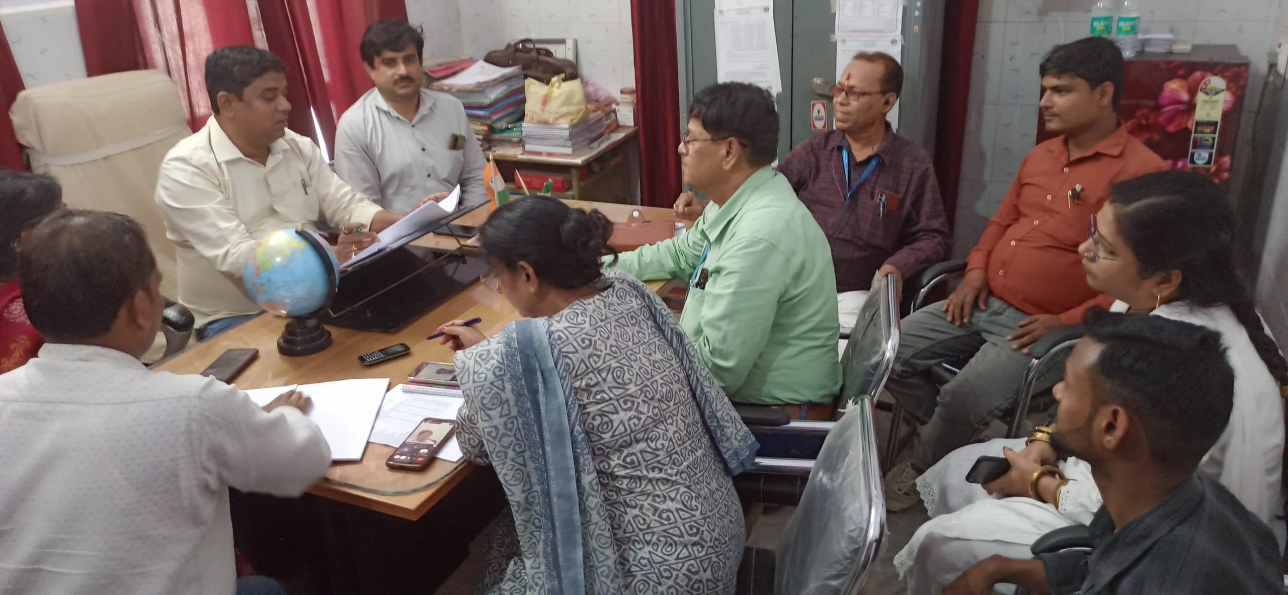 Madhubani News : सीएचसी प्रभारी ने टीकाकरण कार्य की समीक्षा की