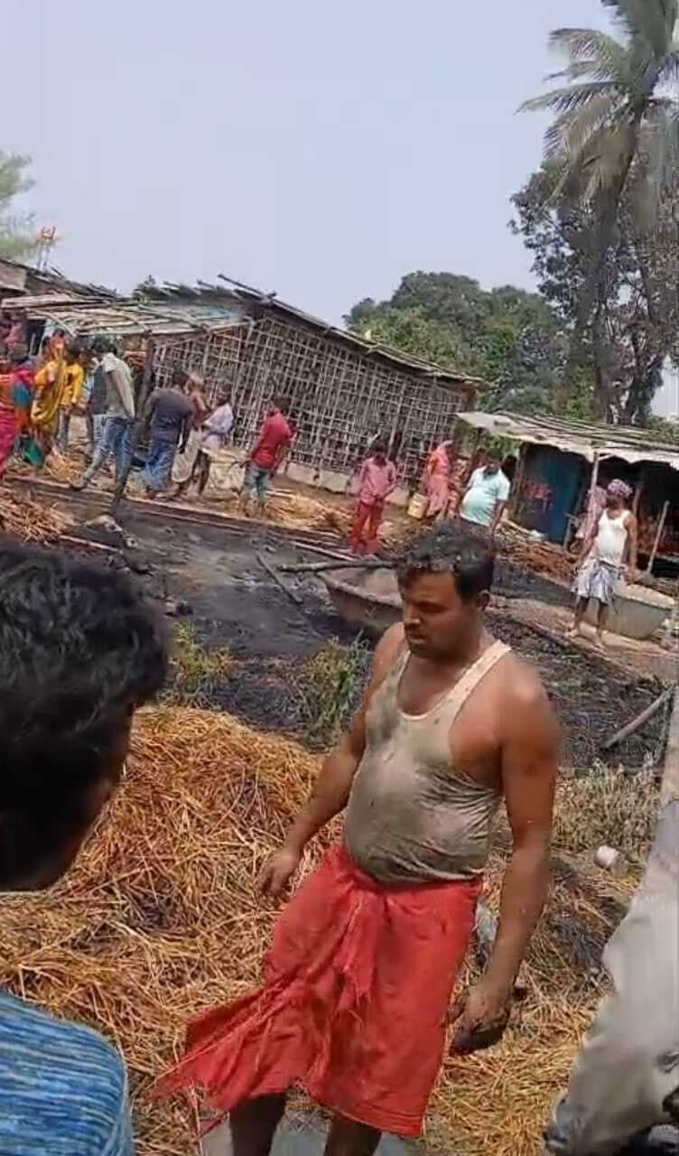 अगलगी में चार घर जले, तीन लाख की क्षति