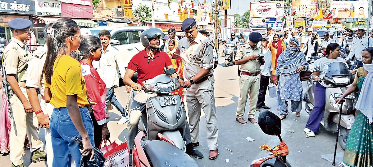 Ranchi News : कचहरी से काली मंदिर तक हटाया गया अतिक्रमण