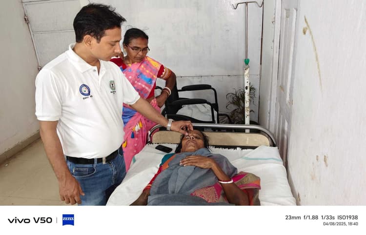 अज्ञात वाहन की चपेट में आने से बाइक महिला जख्मी