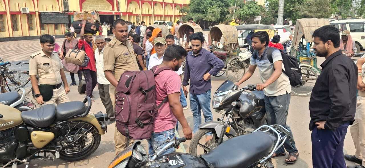 स्टेशन के सर्कुलेटिंग एरिया से शिक्षक की बाइक चोरी