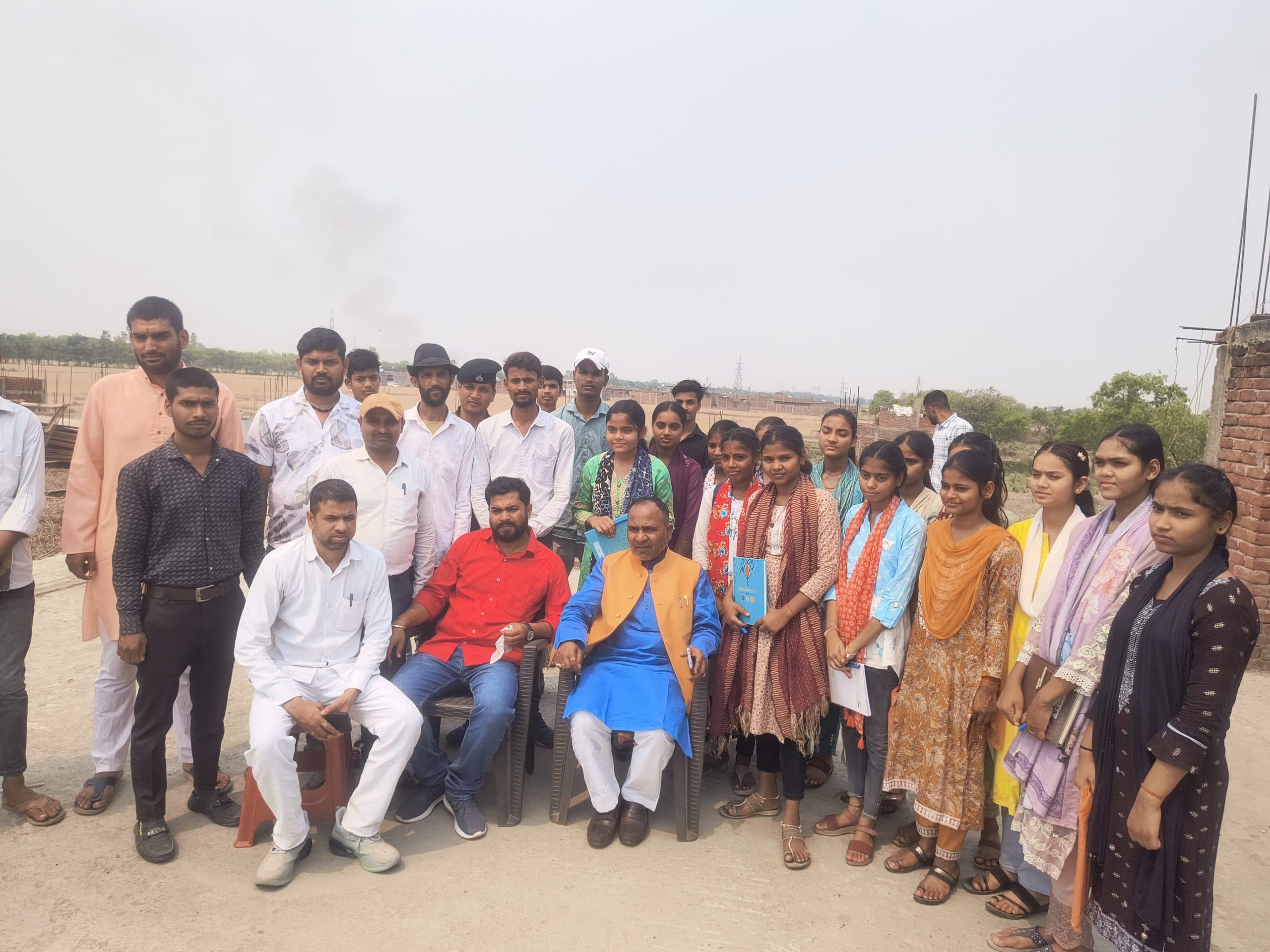 मैट्रिक-इंटर में बेहतर करने वाले छात्र-छात्राओं को किया गया सम्मानित