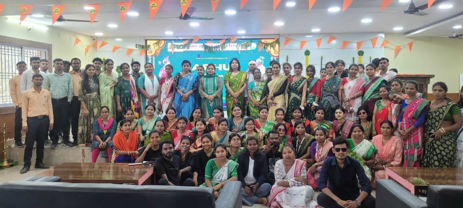 Jamshedpur news. एमबीएनएस ग्रुप ऑफ इंस्टीट्यूट में सरहुल उत्सव