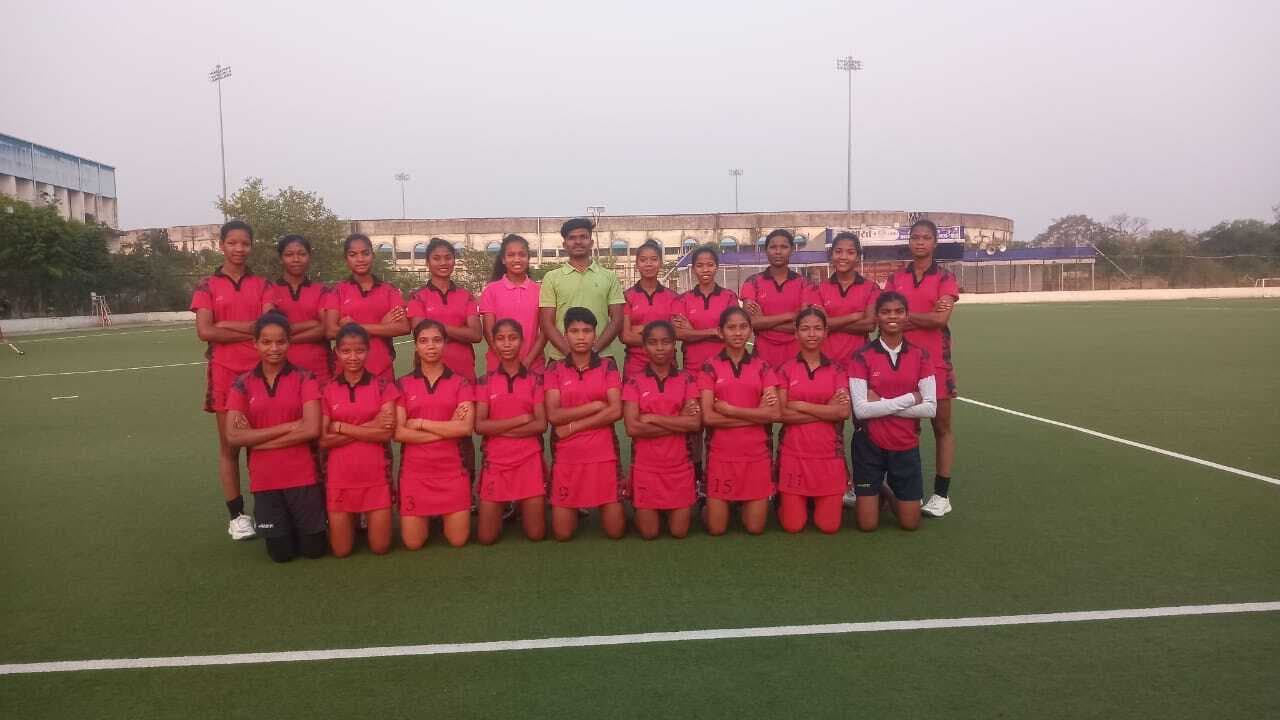Sports : सिमडेगा ऑल इंडिया महिला हॉकी के सेमीफाइनल में पहुंचा