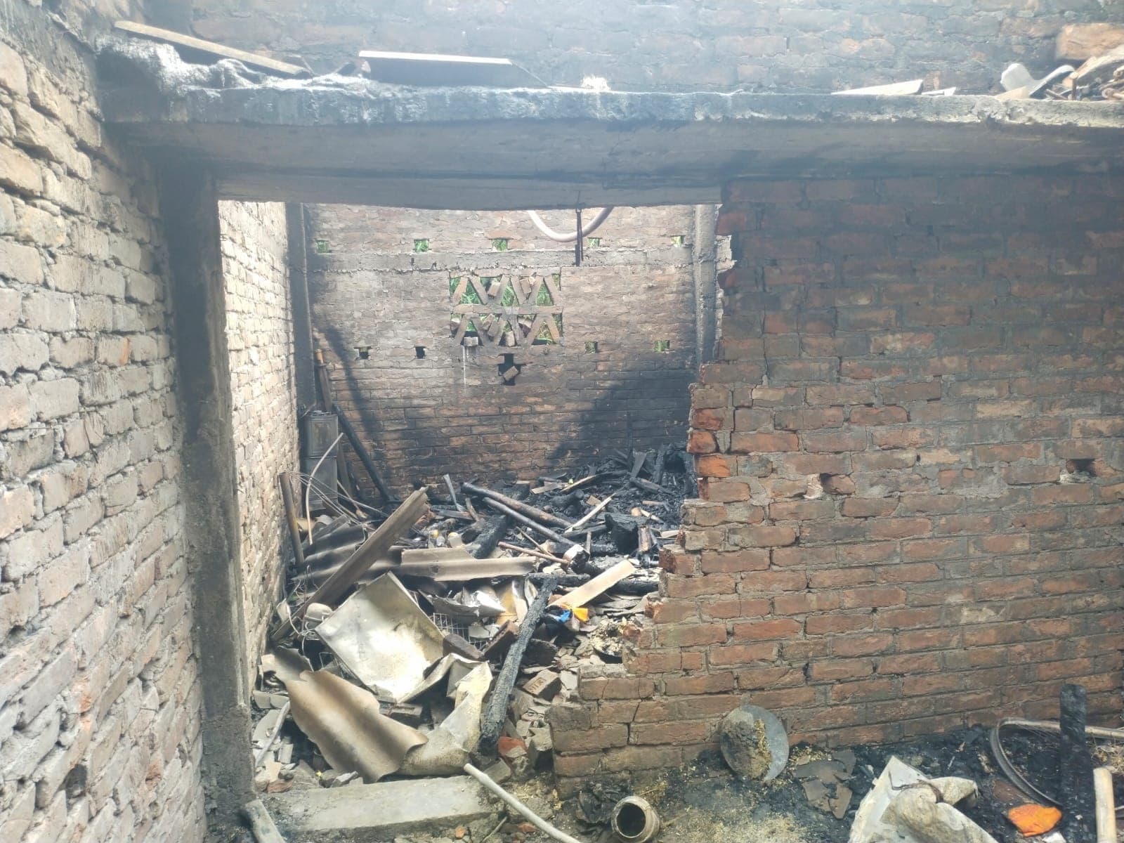 Motihari: गैस सिलेंडर फटने से महिला की मौत, पुत्र झुलसा