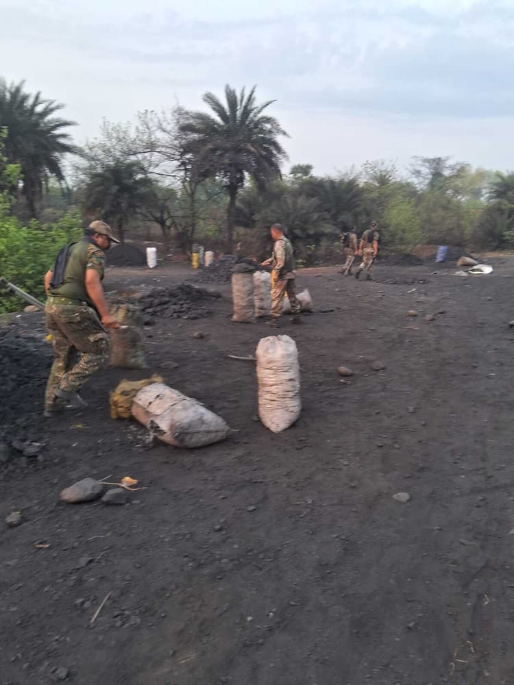 कोयला लोड 13 बाइकें व 30 साइकिलें जब्त