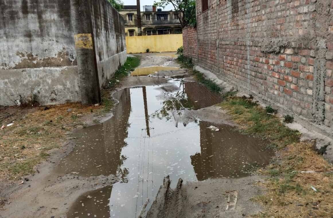 सड़क निर्माण को लेकर सांसद को दिया आवेदन