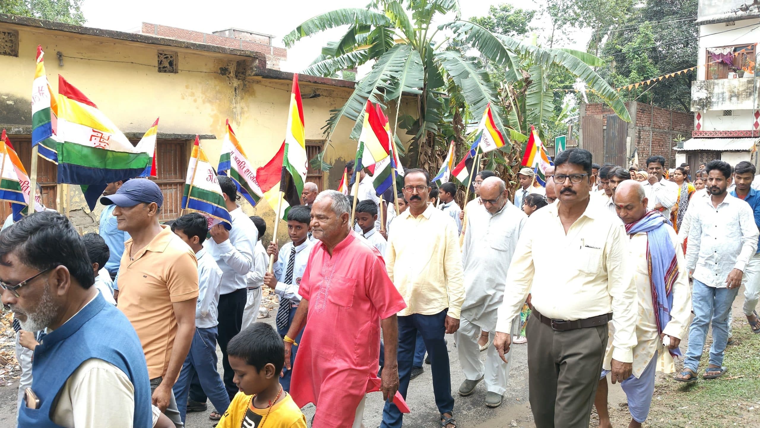 महावीर जयंती पर निकली भव्य शोभायात्रा, अहिंसा परमो धर्मः के नारों से गुंज उठा शहर