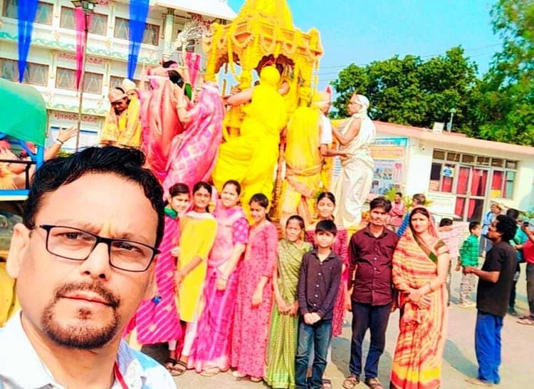 भगवान महावीर जन्म कल्याणक के अवसर पर निकली भव्य रथयात्रा