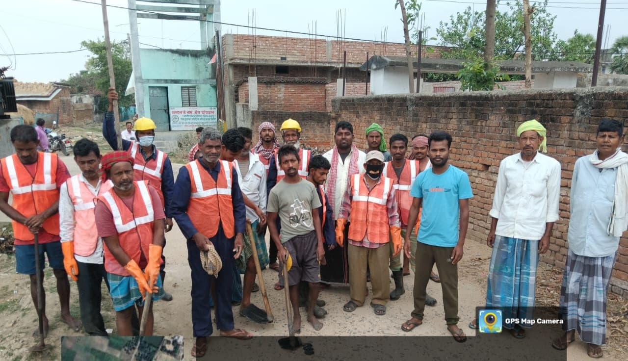 स्वच्छता कर्मियों ने चलाया स्वच्छता अभियान