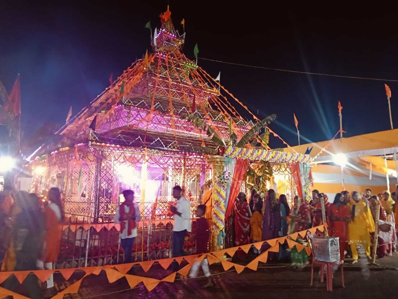 महायज्ञ में उमड़े श्रद्धालु, परिक्रमा लगानेवालों की भीड़