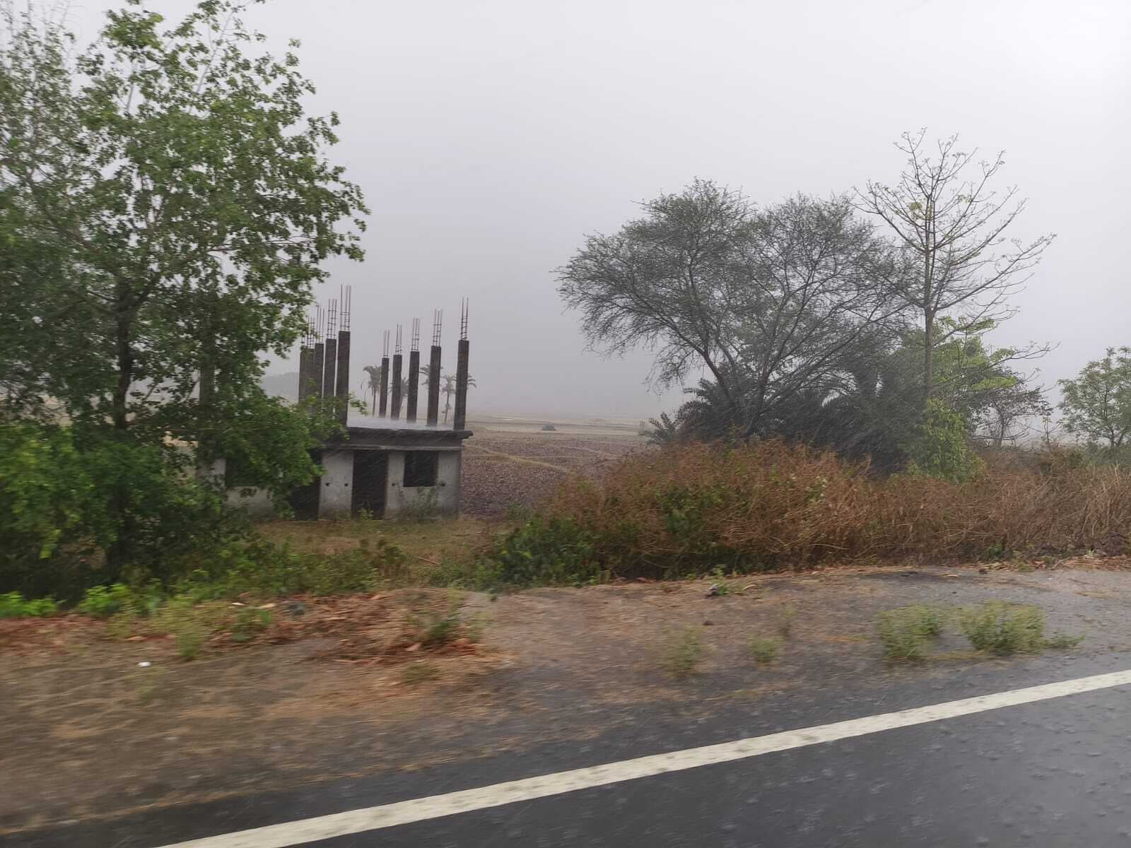 झमाझम बारिश ने दी राहत, आंधी-तूफान में थमा जिला