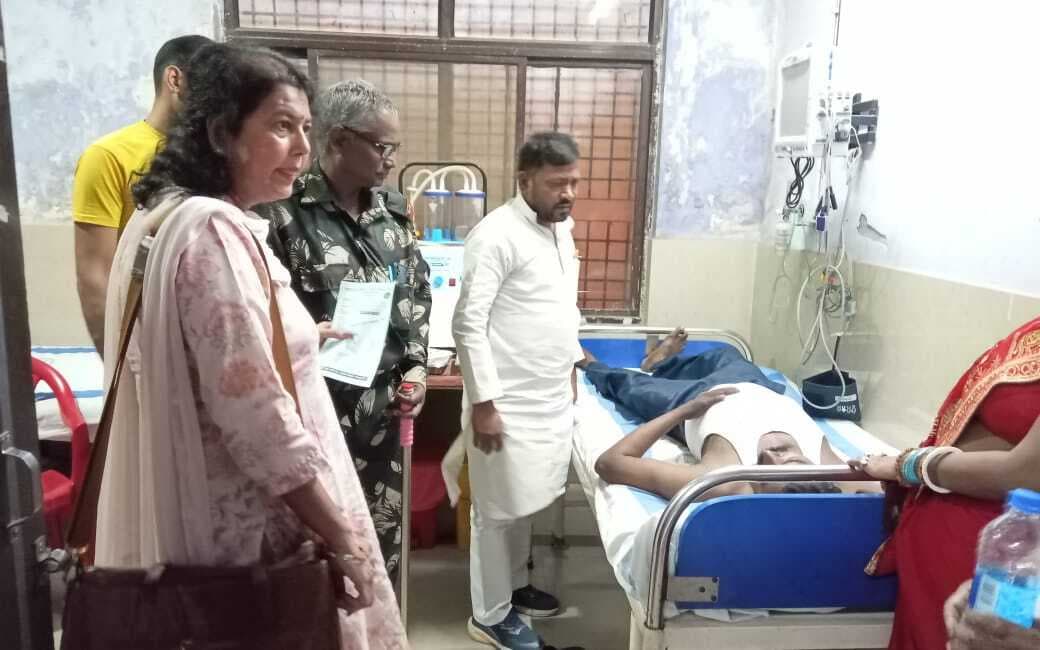 स्वास्थ्य केंद्र पहुंचे विधायक से डॉक्टर ने पूछा-कौन हैं आप