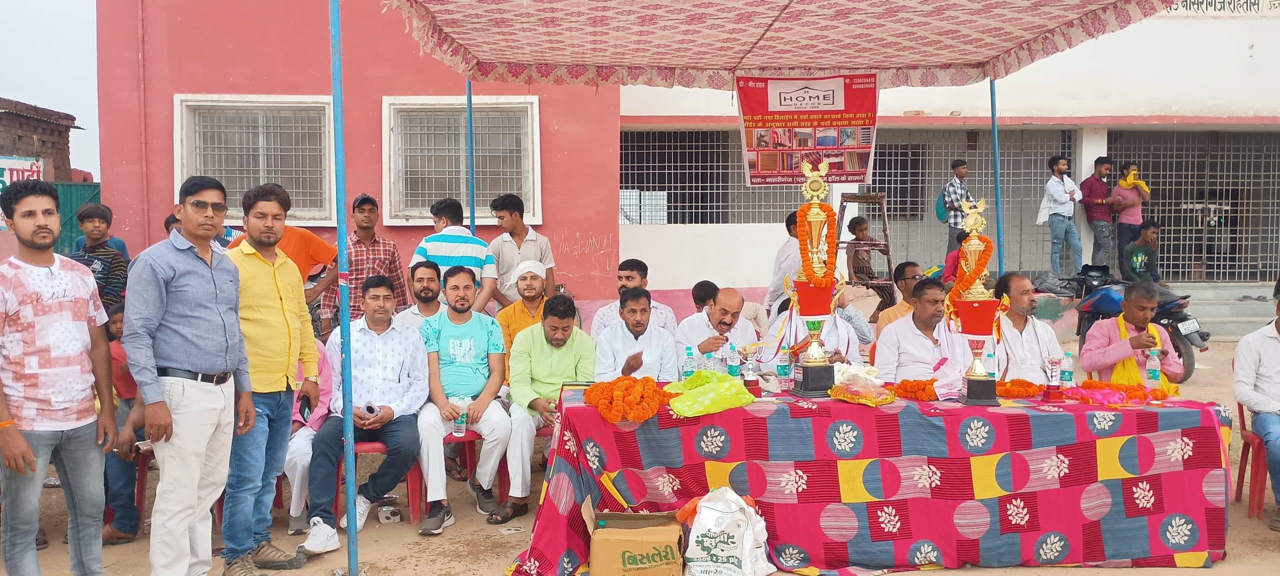 फुटबॉल मैच में घोसिया की टीम ने अमरथा को 4-1 से हराया