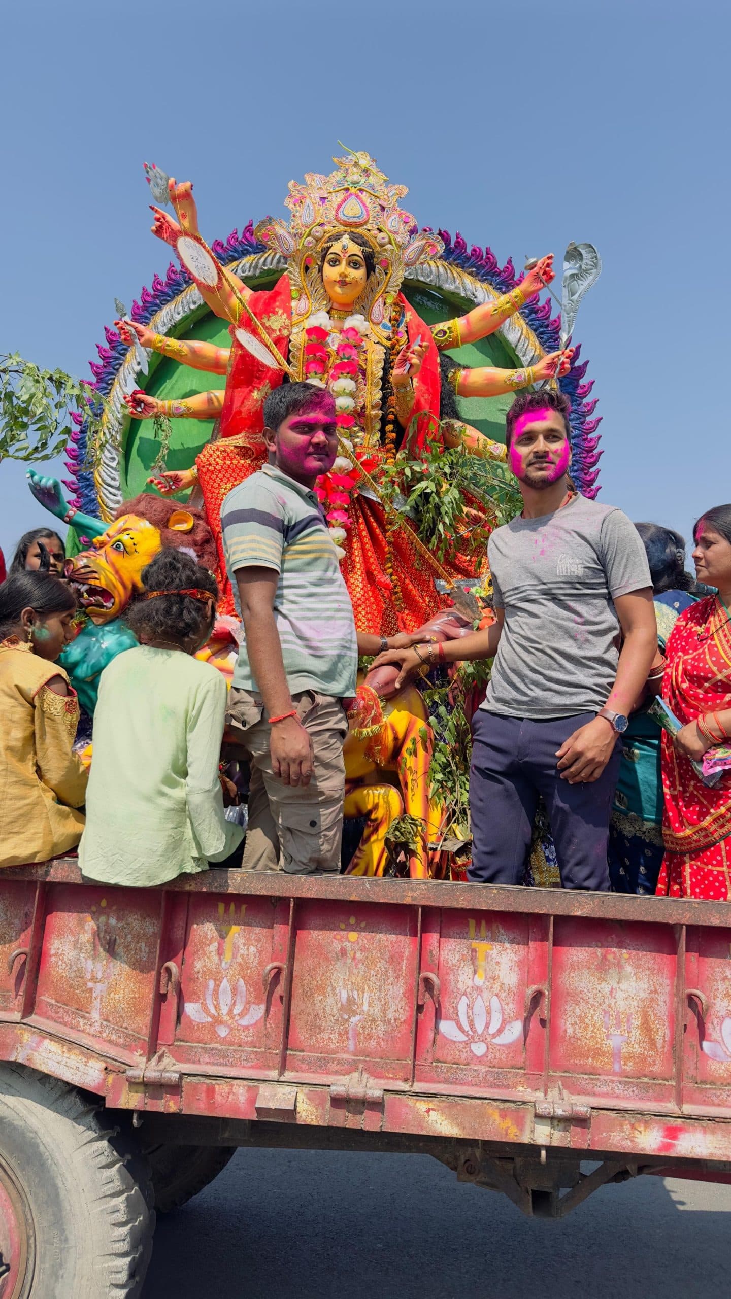 चैती नवरात्र में स्थापित प्रतिमाओं का हुआ विसर्जन, श्रद्धालुओं ने लगाये माता के जयकारे