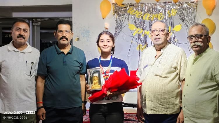 ताइक्वांडो में गोल्ड जीतने वाली कशिश रंजन को किया सम्मानित