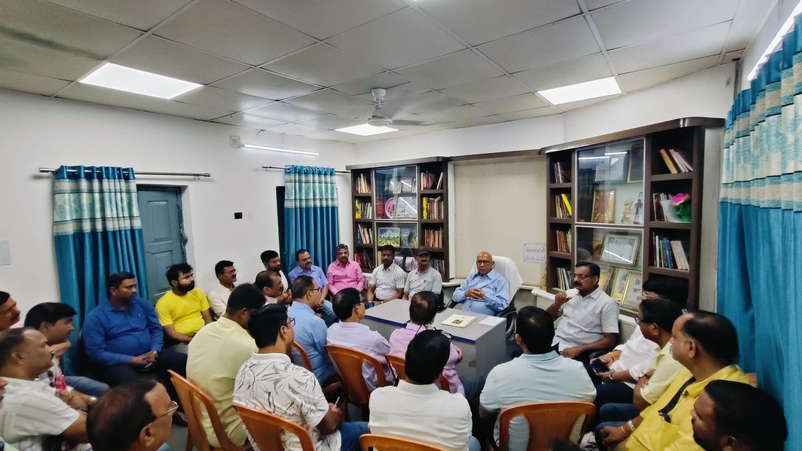 Jamshedpur news. ट्रैफिक जांच के नाम पर आतंक फैला रही है जमशेदपुर पुलिस : सरयू राय