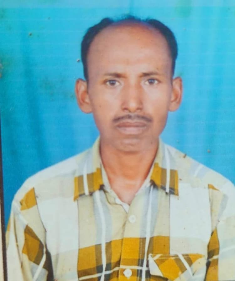 दीवार गिरने से घर में बैठे व्यक्ति की दबकर हुई मौत