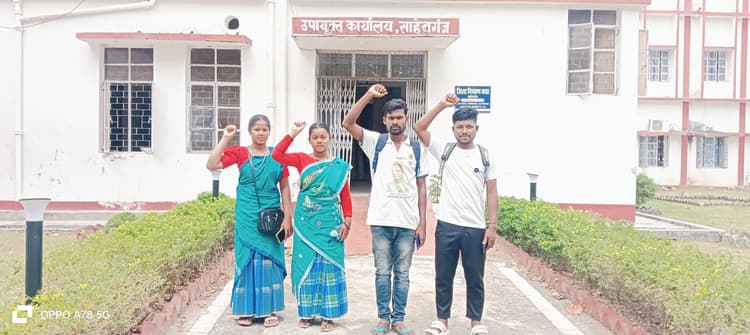 आदिवासी सेंगेल अभियान ने डीसी को सौंपा छह सूत्री मांग पत्र