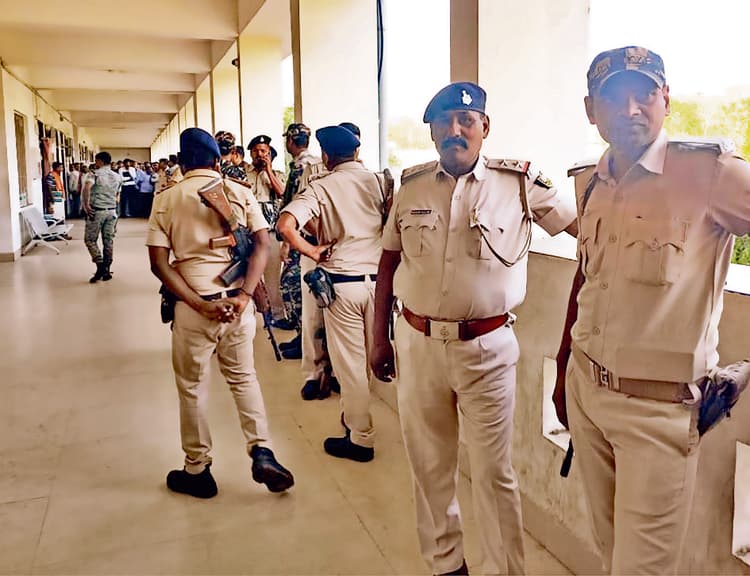 Gopalganj News : उद्योगपति रामाश्रय सिंह हत्याकांड में बुच्ची सिंह समेत चार दोषी करार, कुख्यात विशाल सिंह समेत सात बरी