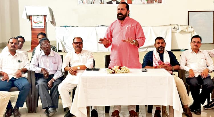 Jamshedpur News : काम नहीं करनेवाले की पार्टी से होगी छुट्टी : आनंद बिहारी दुबे