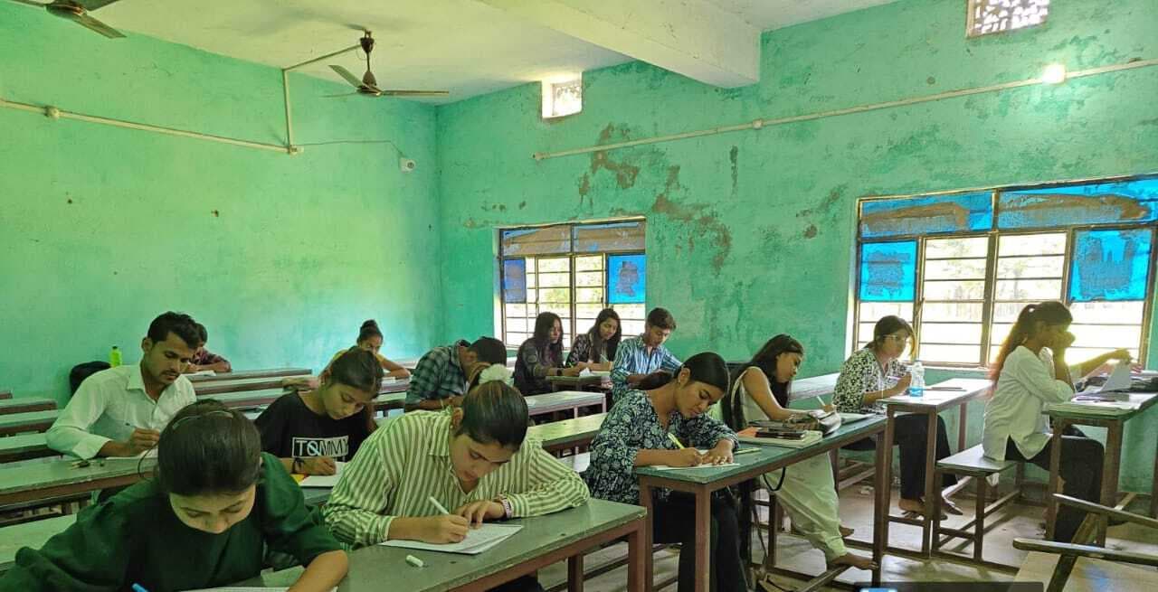 महात्मा ज्योतिबा फुले की जयंती पर निबंध का आयोजन