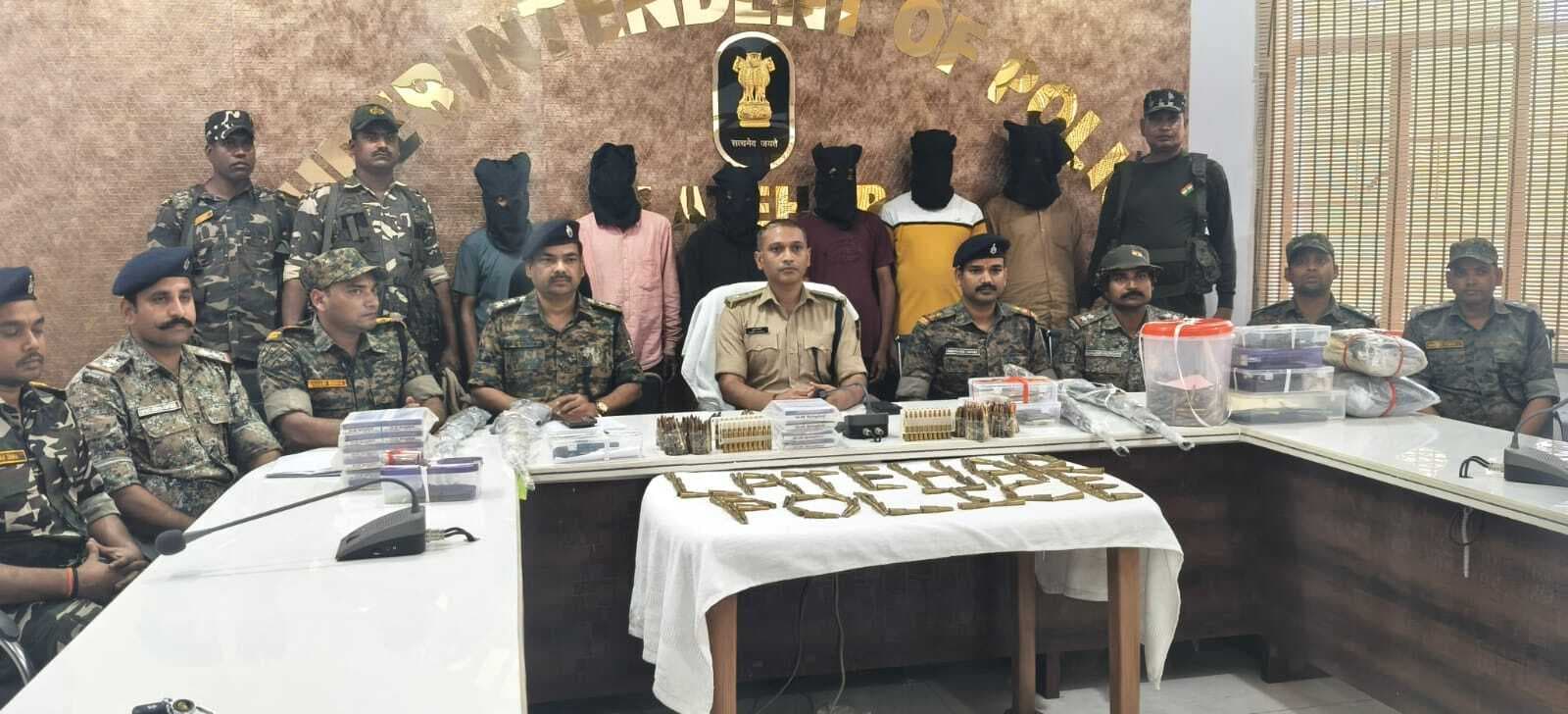 एके-47 व एके-56 के साथ टीएसपीसी के छह उग्रवादी गिरफ्तार