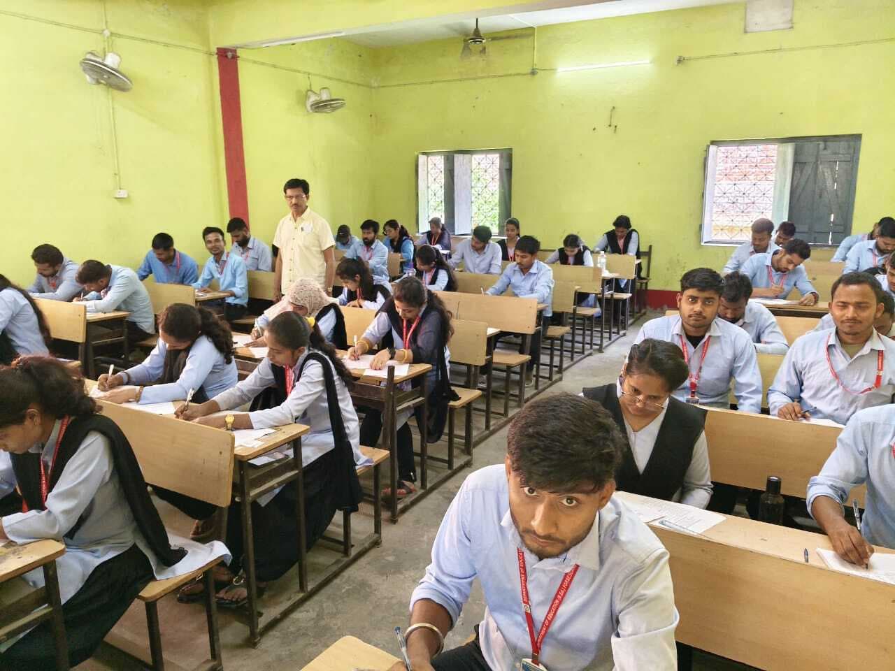 बीएड की आंतरिक परीक्षा जारी