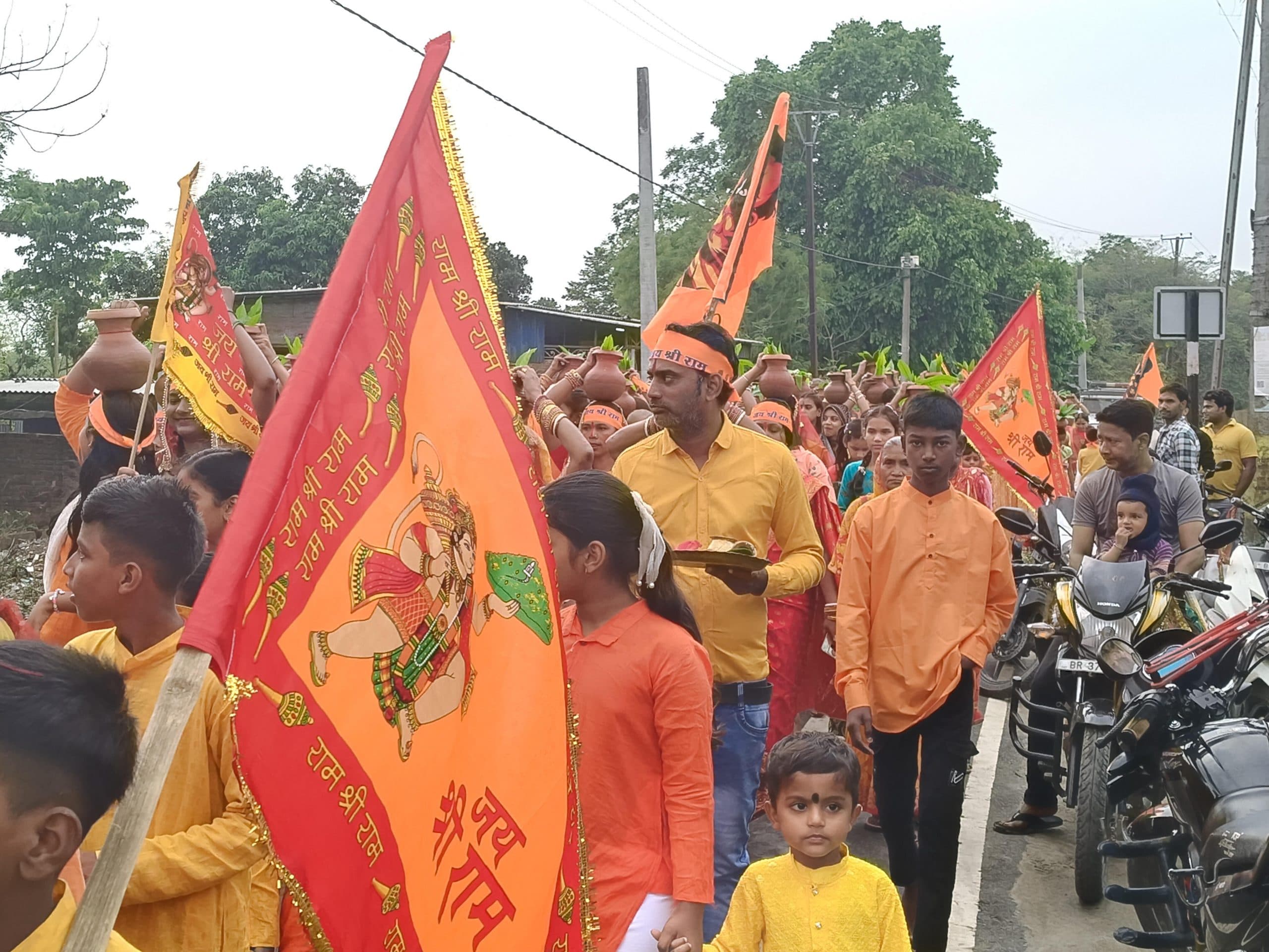कलशयात्रा के नव निर्मित मंदिर में की हनुमान प्रतिमा की प्राणप्रतिष्ठा
