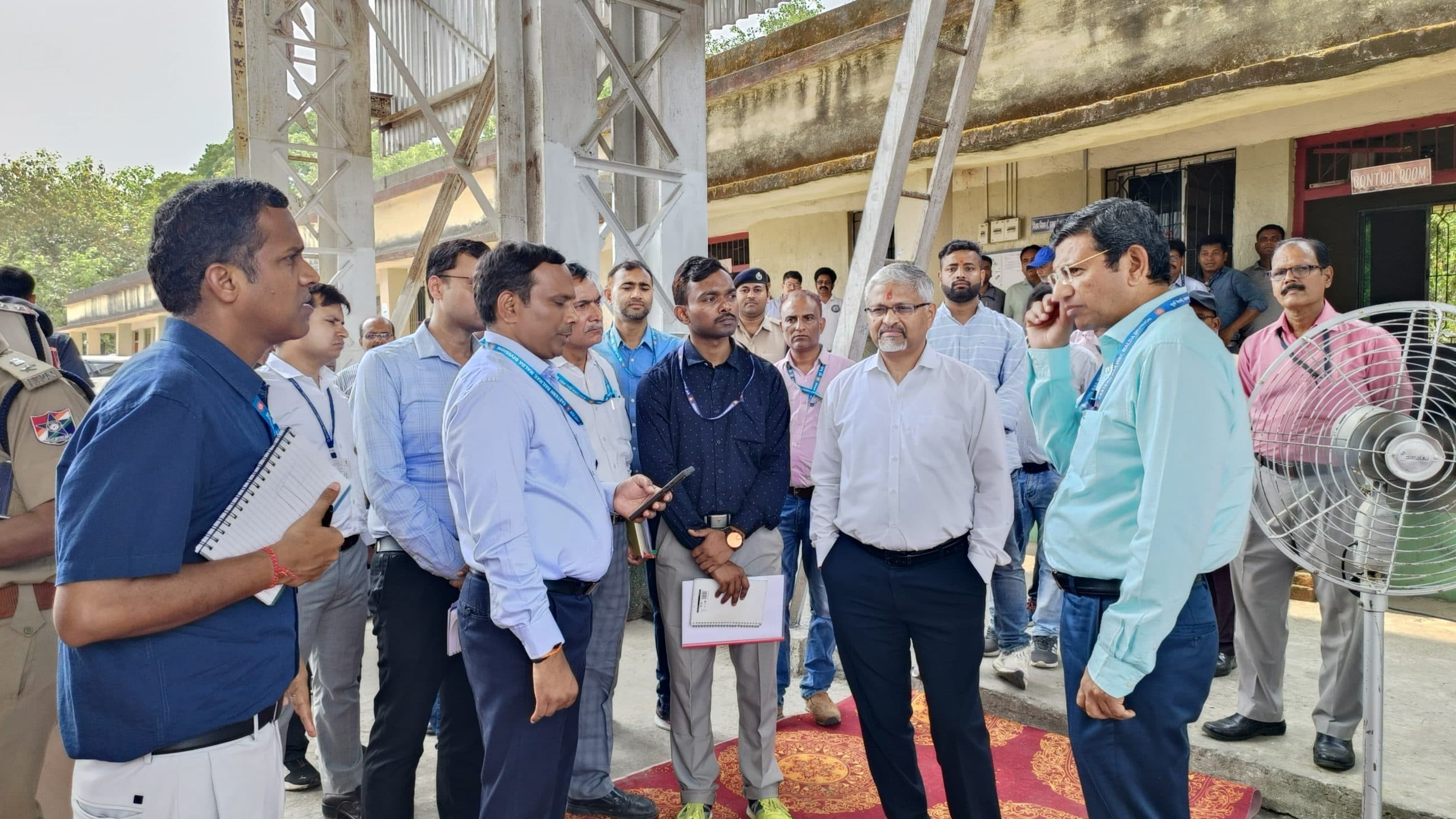 ट्रैक बढ़ेंगे तो ट्रेनें भी बढ़ेगी: मिलिंद