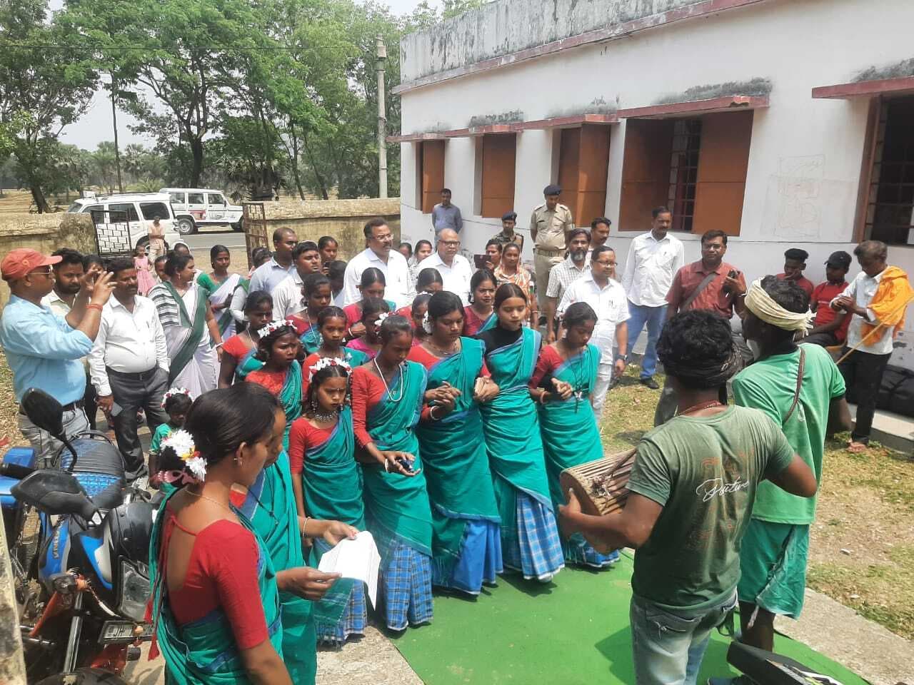 बोरियो के ज्यादातर पहाड़िया गांव में बुनियादी सुविधाएं नदारद : अपर समाहर्ता