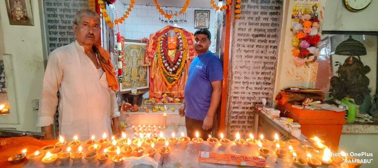 हनुमान जयंती पर मंदिरों में जुटी श्रद्धालुओं की भीड़