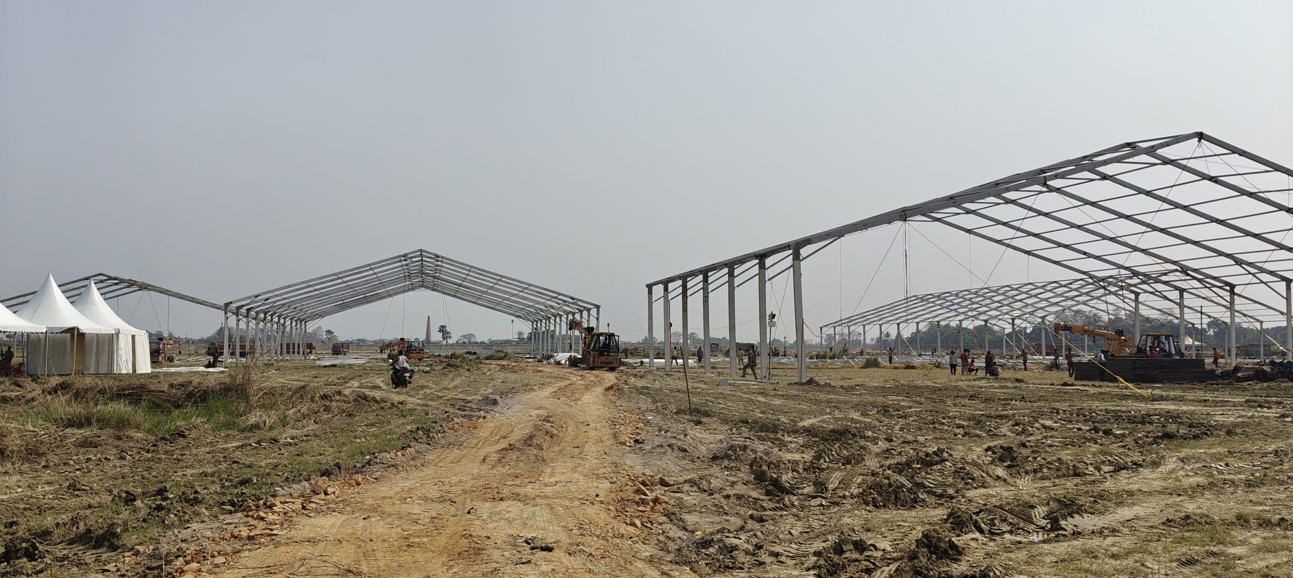 Madhubani News : विदेश्वर स्थान से कोठिया तक बनायी जा रही सड़क