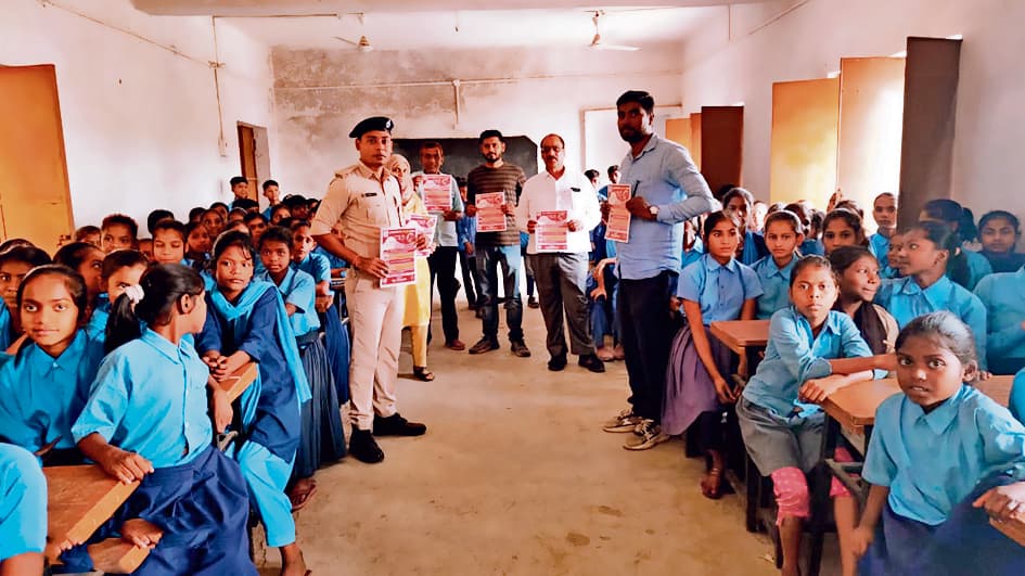 Jehanabad : अग्निशमन विभाग ने मवि में चलाया जागरूकता अभियान