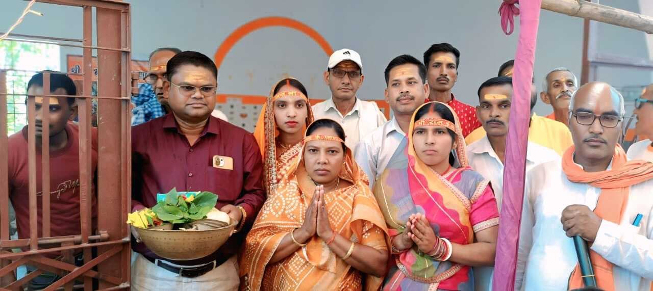 Bokaro News : नारायणपुर में कलश यात्रा के साथ यज्ञ शुरू