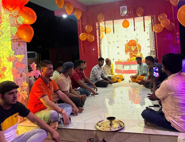 समिति ने की भगवान हनुमान की पूजा-अर्चना