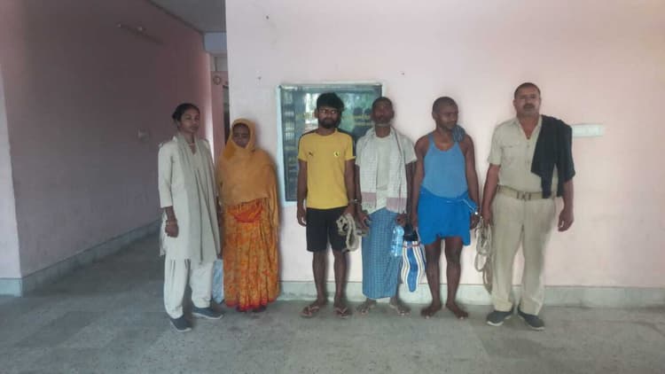 एक महिला सहित चार शराब तस्कर गिरफ्तार