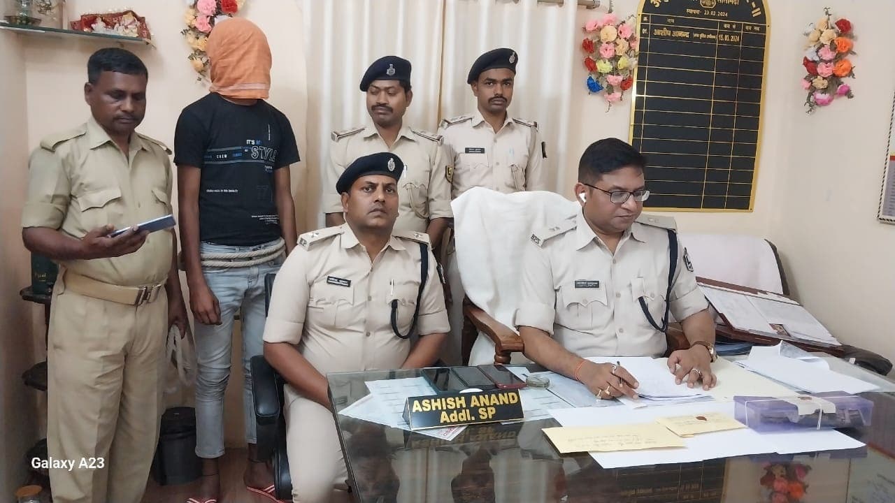 sitamarhi news: कुख्यात मुक्का गिरफ्तार, नंदू की हत्या की बात स्वीकारी