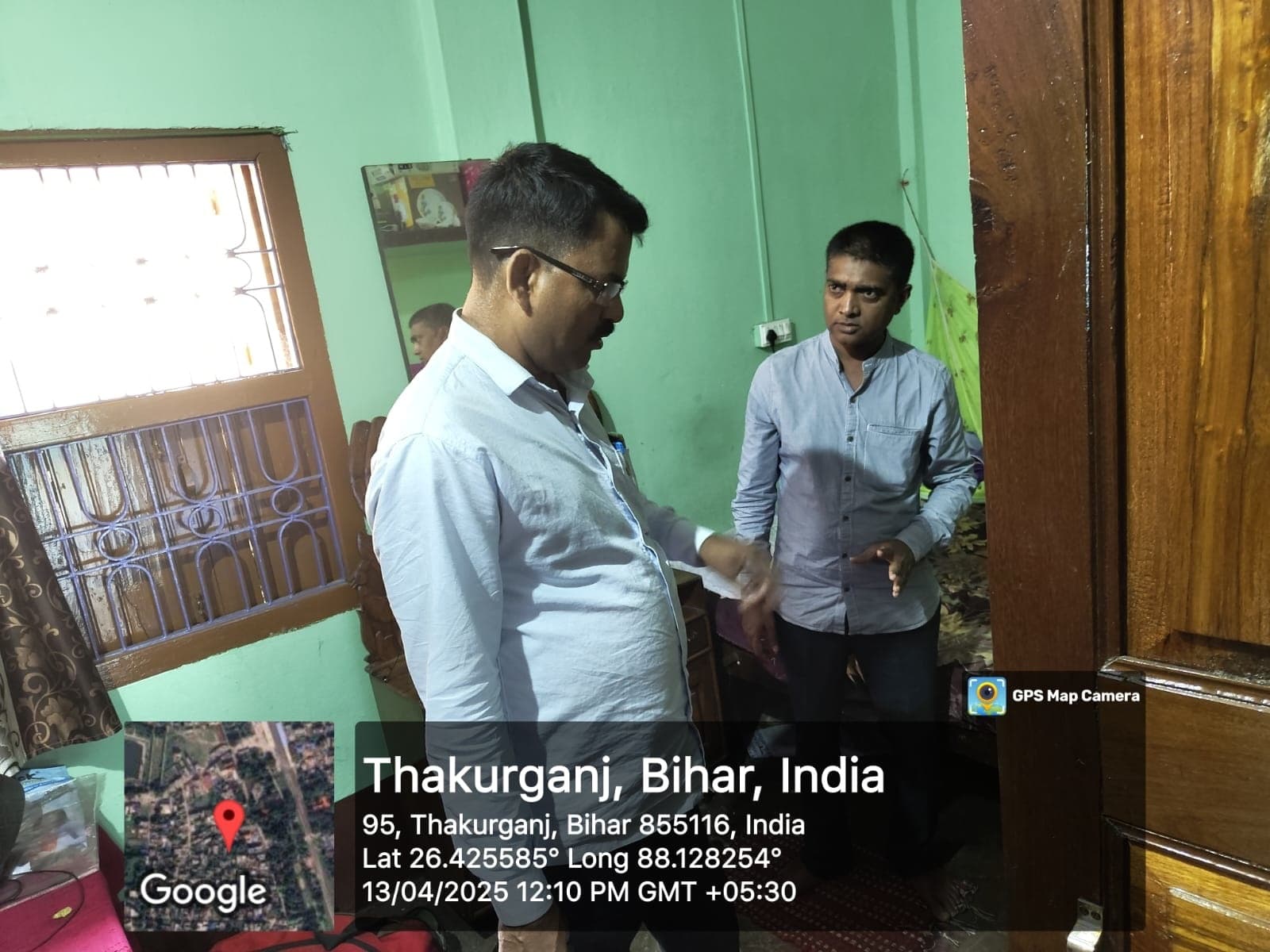 बंद घर से चोरी के मामले में जांच के लिए पहुंची फाॅरेंसिक टीम