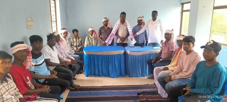 आदिवासी समाज की बैठक में एसपीटी एक्ट पर हुई चर्चा