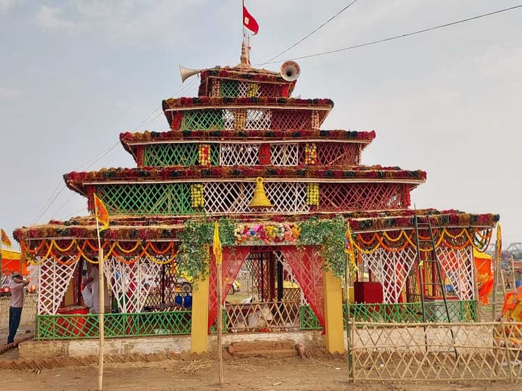 कलश शोभायात्रा के साथ प्रारंभ हुआ 11 दिवसीय श्री-श्री 1008 महारूद्र यज्ञ